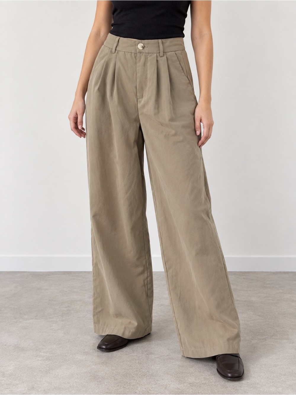 Wide Leg Woman’s Pants in Khaki